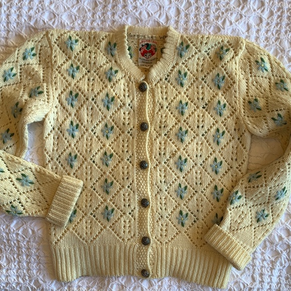Vintage Original Lanz Salzburg Knit Child’s Floral Embroidered Cardigan - Picture 8 of 16